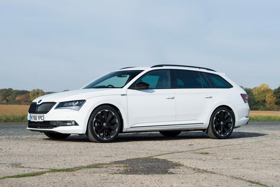  Skoda Superb Wagon 4x4 SportLine 2016 года  (UK) (фото 9 из 24)